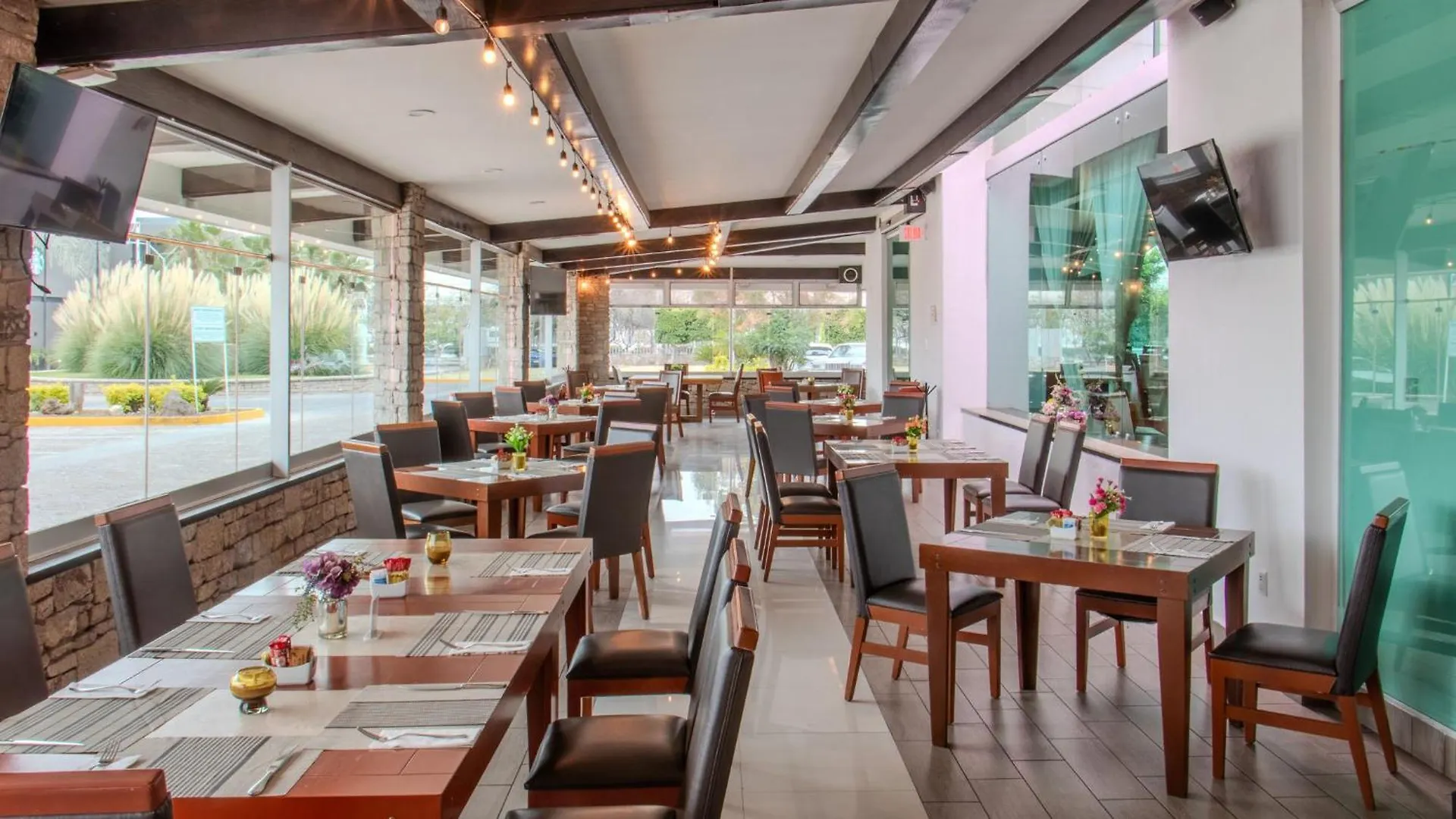 Holiday Inn Queretaro Zona Krystal By Ihg El Salitre