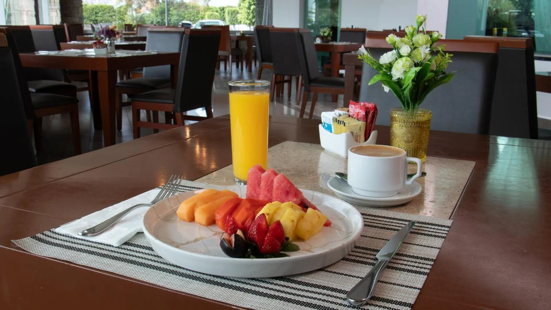 Holiday Inn Queretaro Zona Krystal By Ihg El Salitre Hotel