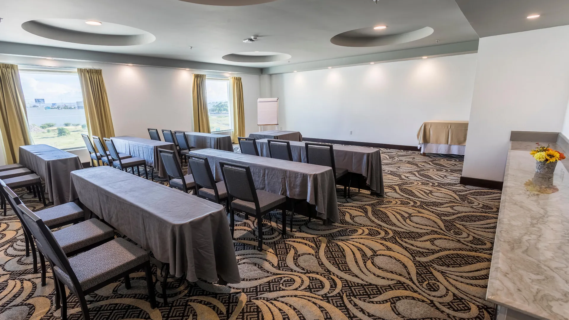 Holiday Inn Queretaro Zona Krystal By Ihg El Salitre Hotel