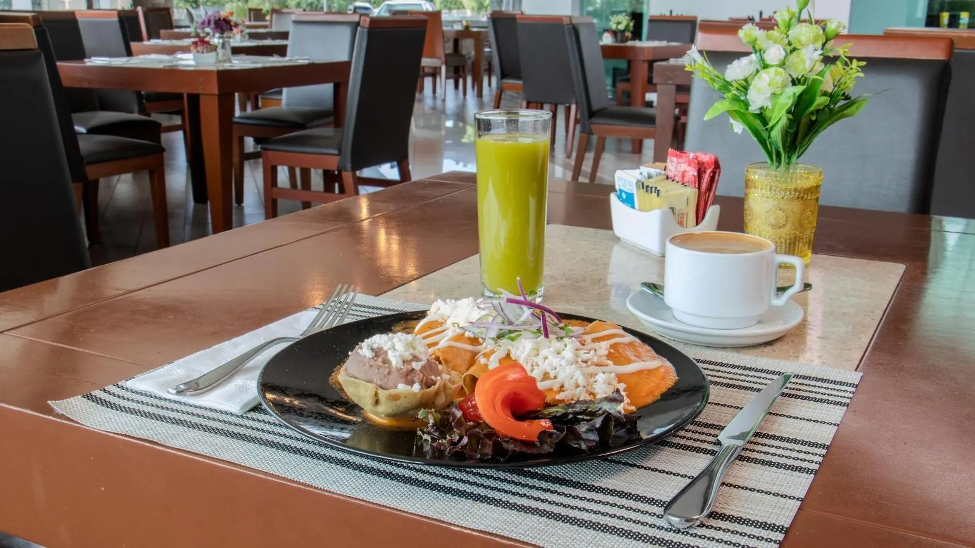 Hotel Holiday Inn Queretaro Zona Krystal By Ihg El Salitre